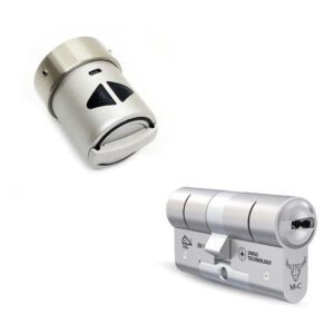 Desi Utopic, slim deurslot